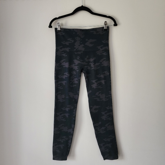 SPANX Look at Me Now High Waist Black‎ Camo Leggings Size Large - Picture 6 of 10